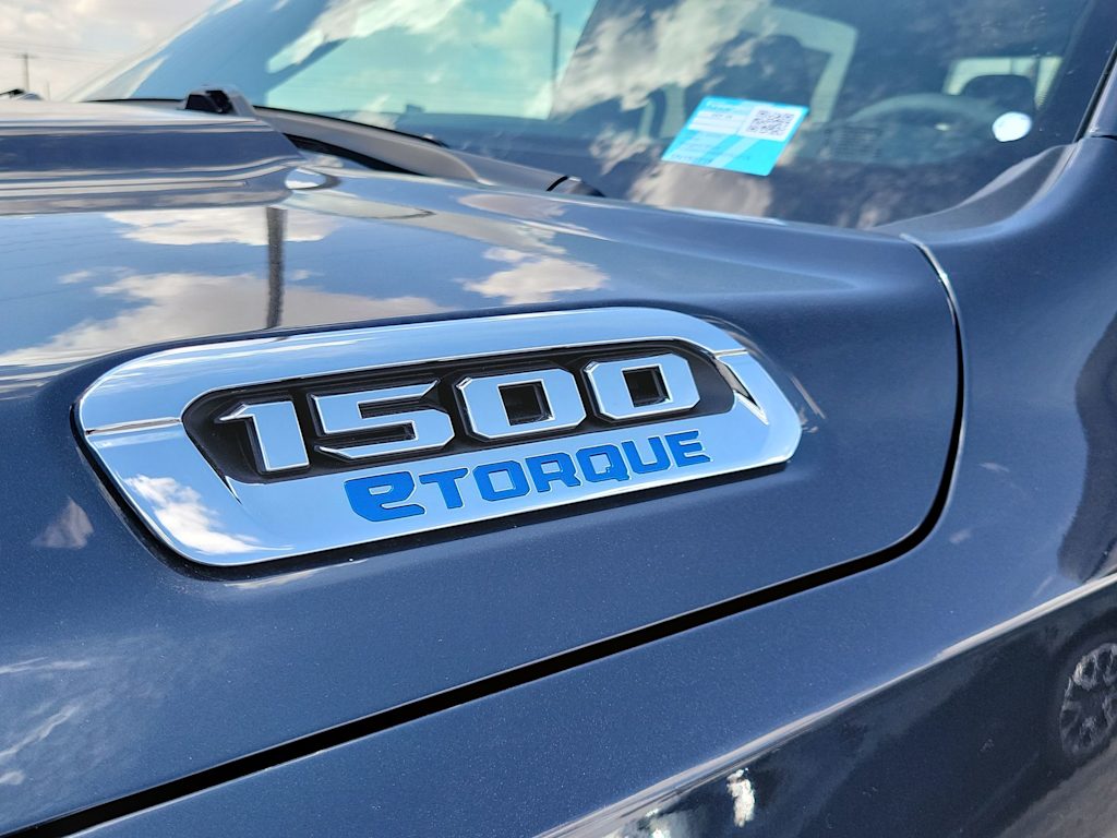 Thumbnail: 2025 RAM 1500 - 16