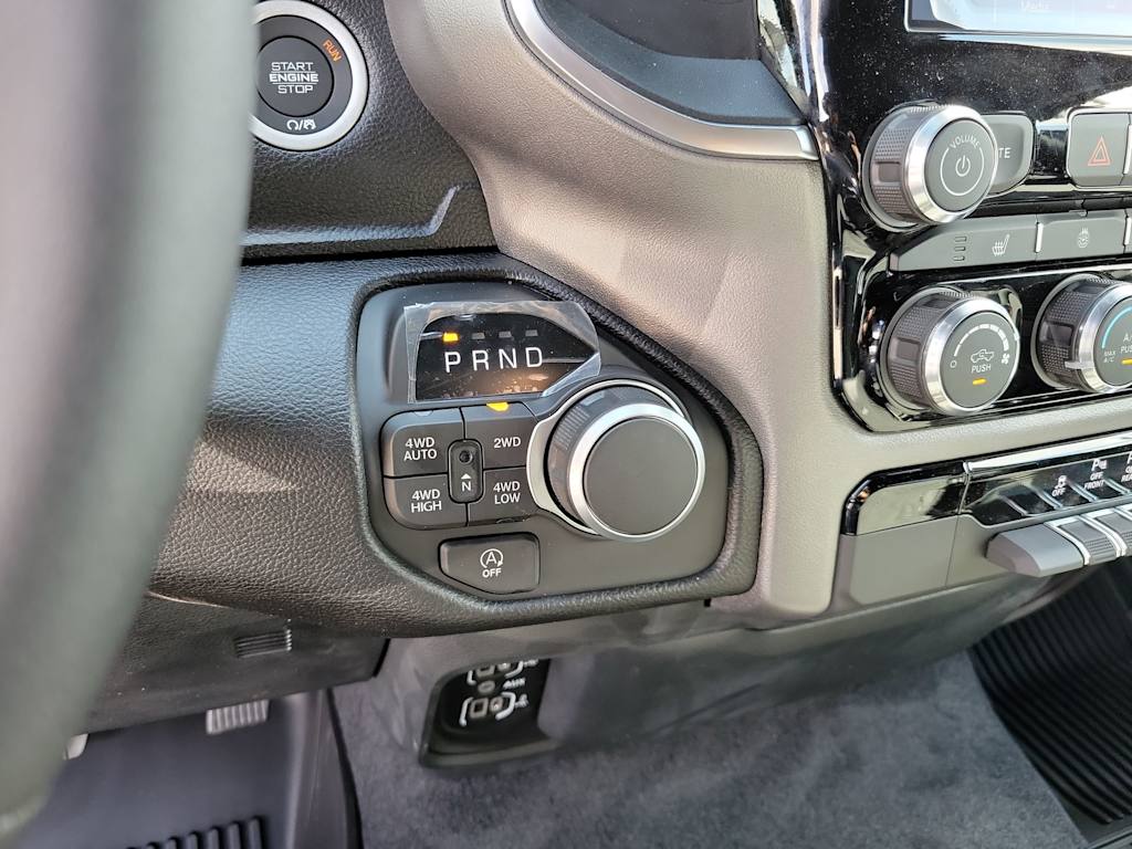 Thumbnail: 2025 RAM 1500 - 19