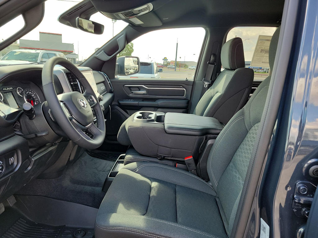 Thumbnail: 2025 RAM 1500 - 10