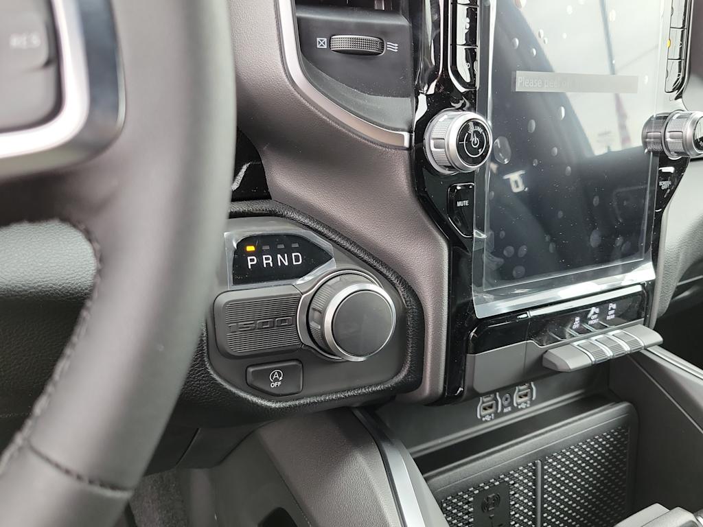 Thumbnail: 2026 RAM 1500 - 26
