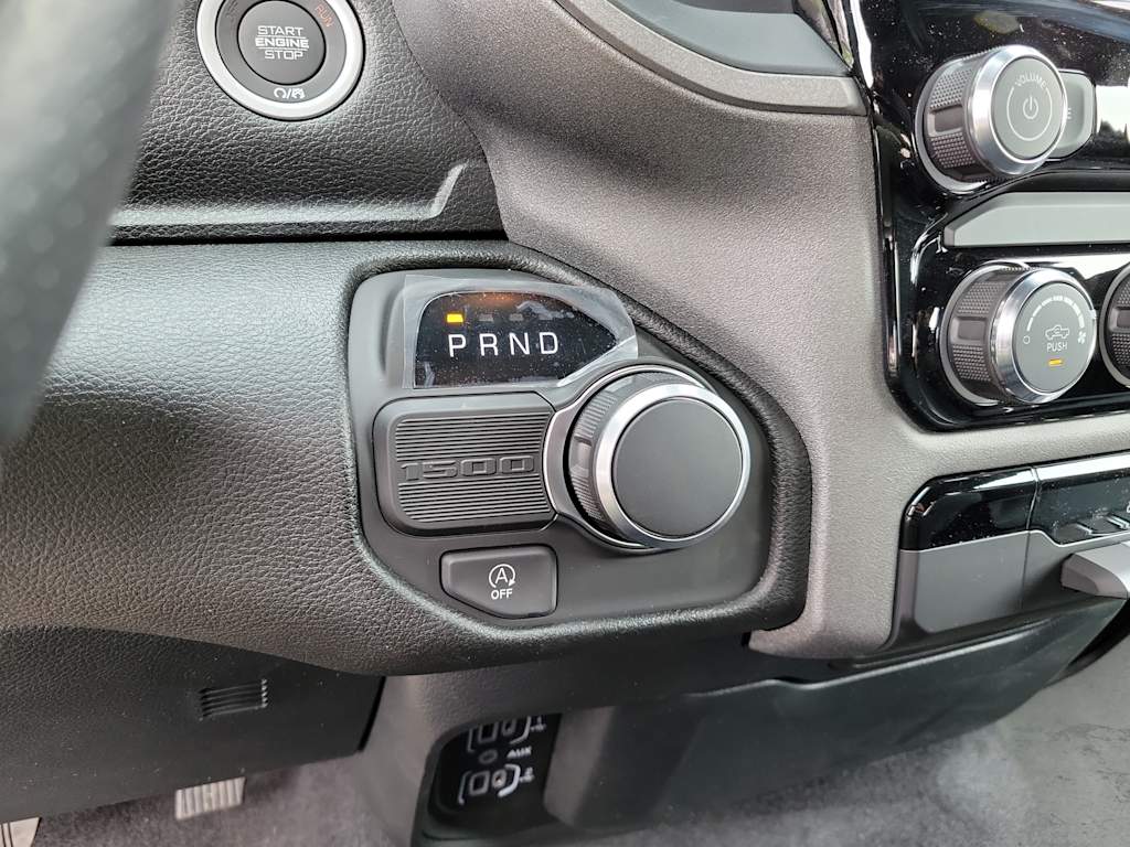 Thumbnail: 2026 RAM 1500 - 18