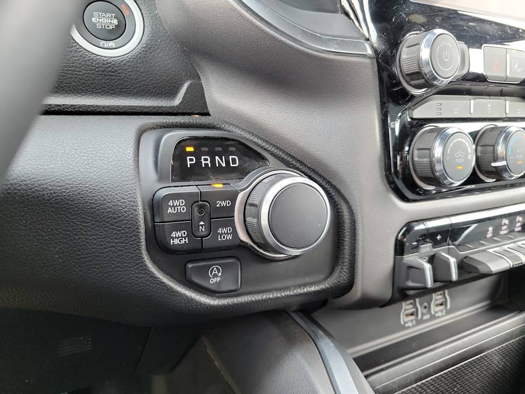 Thumbnail: 2025 RAM 1500 - 18