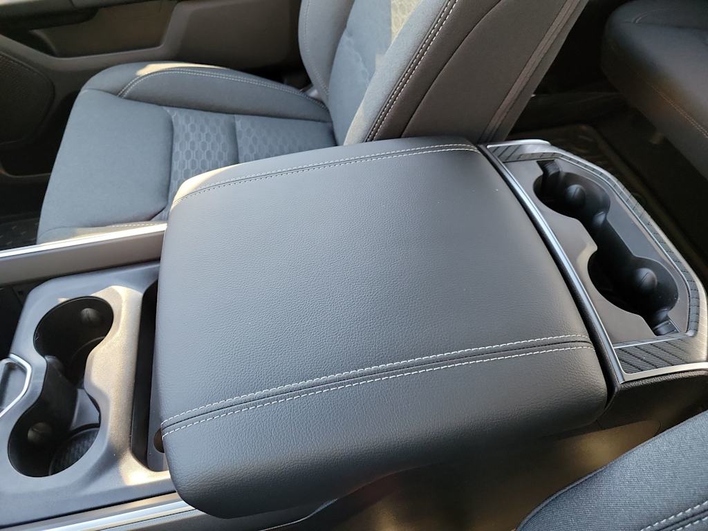 Thumbnail: 2026 RAM 1500 - 18