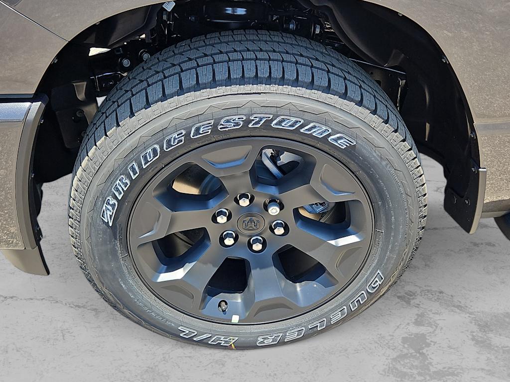 Thumbnail: 2026 RAM 1500 - 4