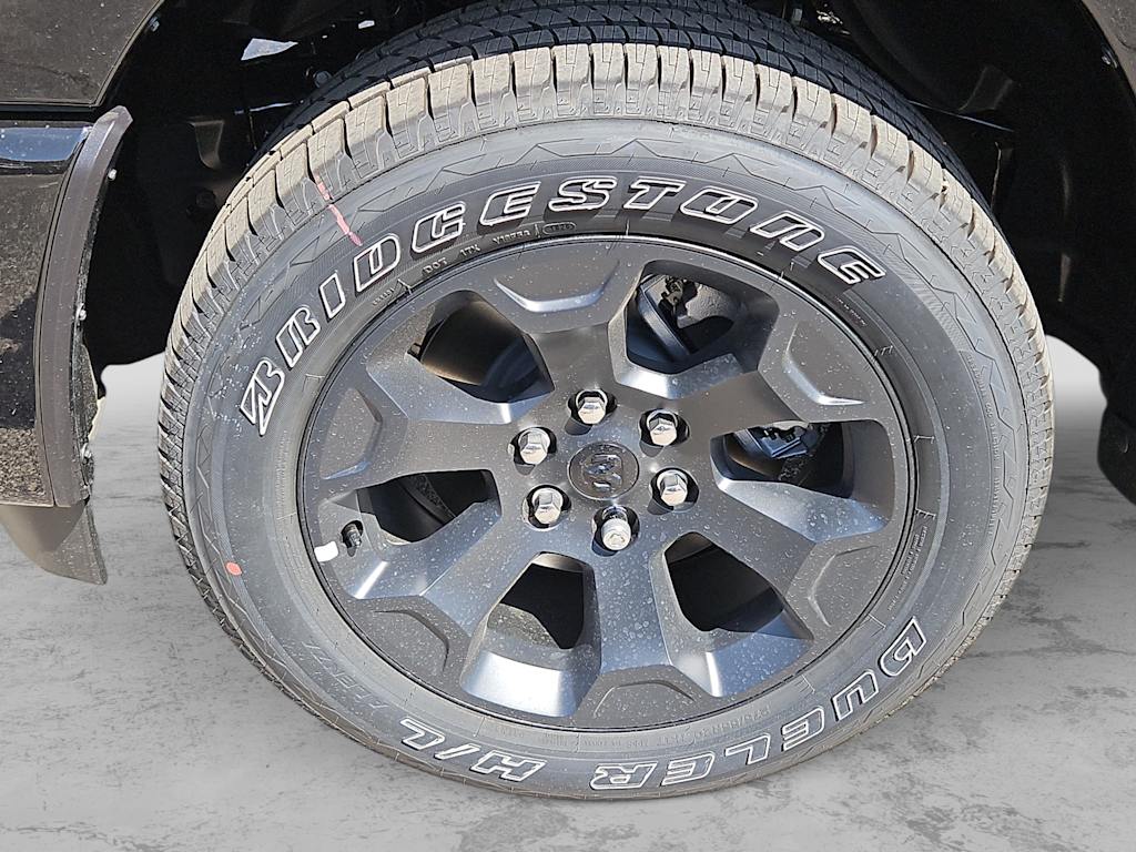 2026 RAM 1500 Express - Photo 8