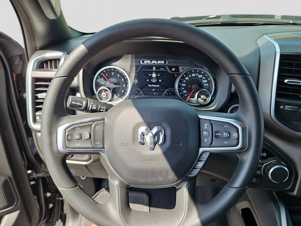 2026 RAM 1500 Express - Photo 14