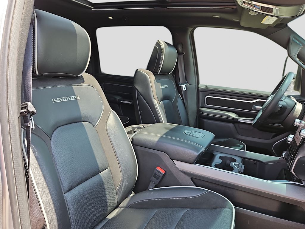 Thumbnail: 2025 RAM 1500 - 10