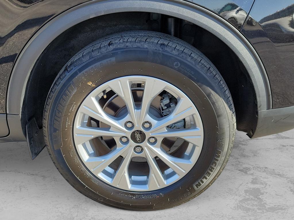 Thumbnail: 2023 Ford Escape - 8