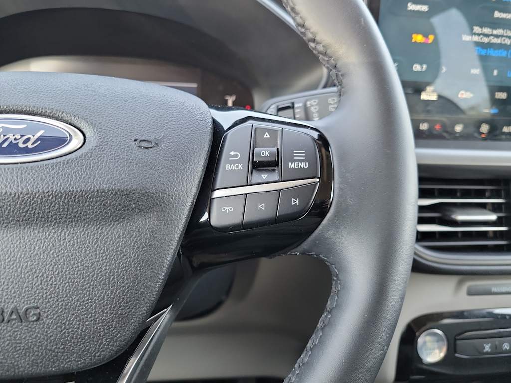 Thumbnail: 2023 Ford Escape - 20