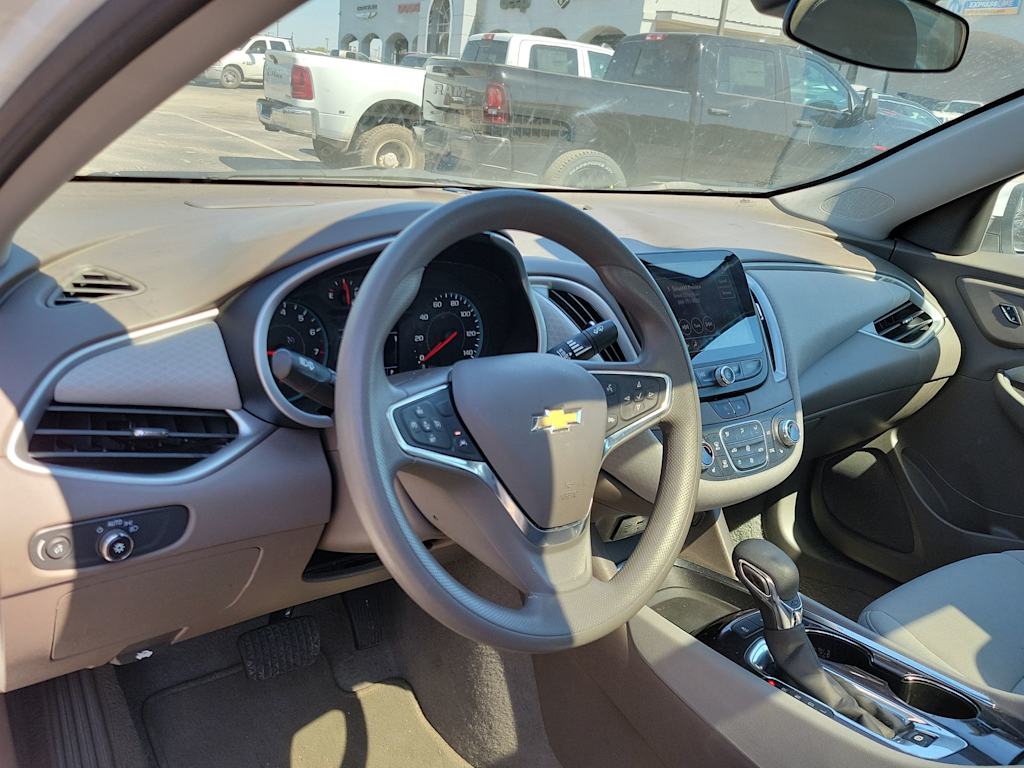 Thumbnail: 2024 Chevrolet Malibu - 2