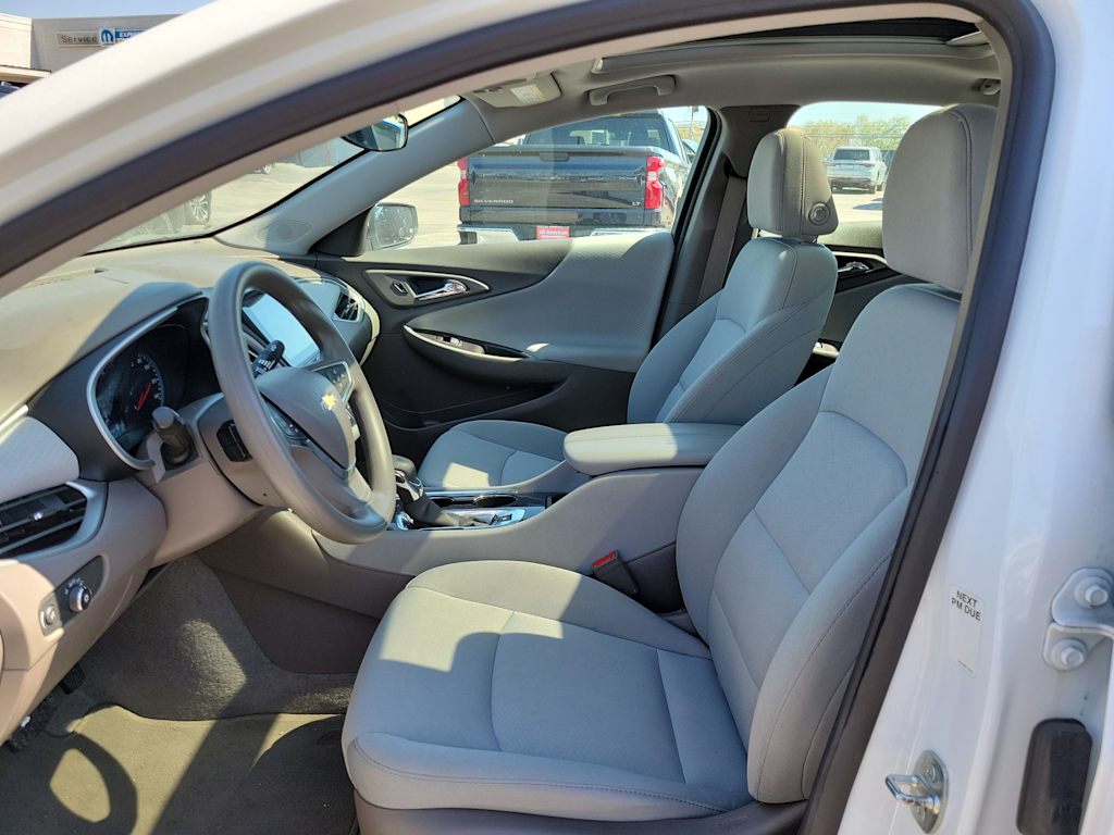 Thumbnail: 2024 Chevrolet Malibu - 10