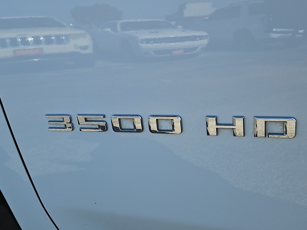 Thumbnail: 2022 Chevrolet Silverado 3500 - 6