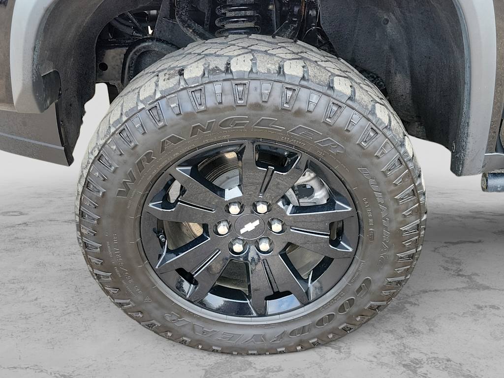 Thumbnail: 2022 Chevrolet Colorado - 8