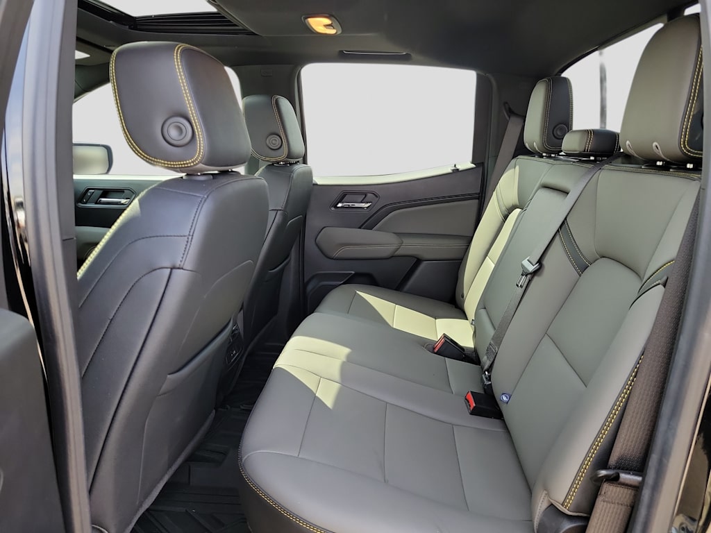 Thumbnail: 2025 Chevrolet Colorado - 12