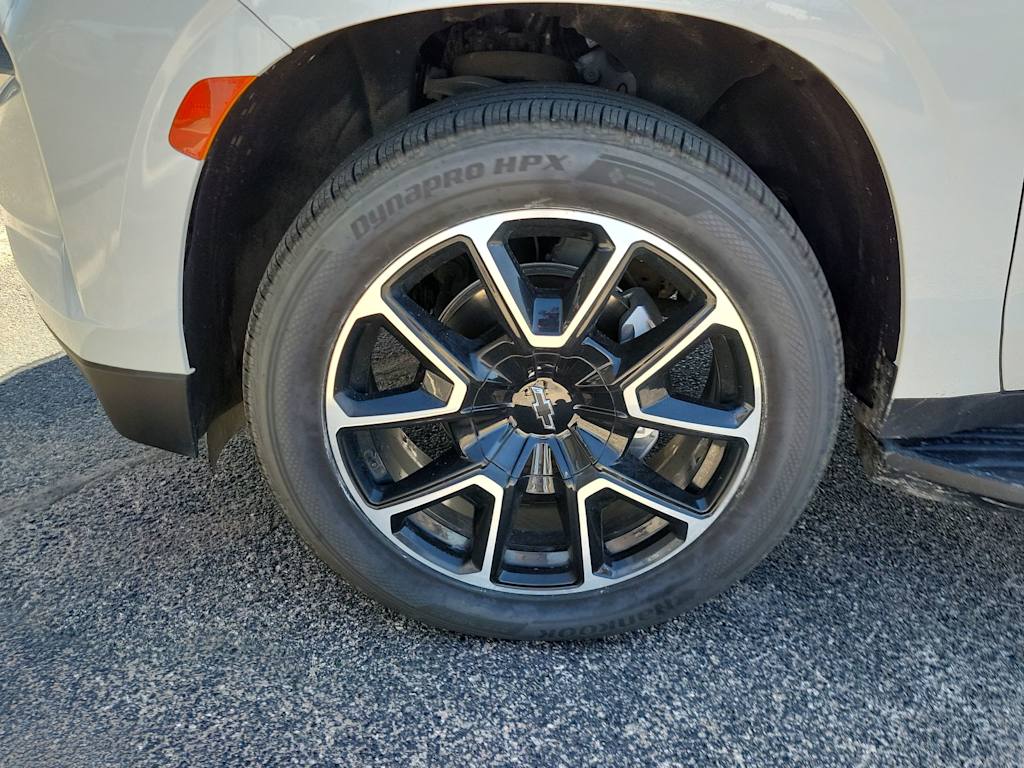 Thumbnail: 2023 Chevrolet Tahoe - 8