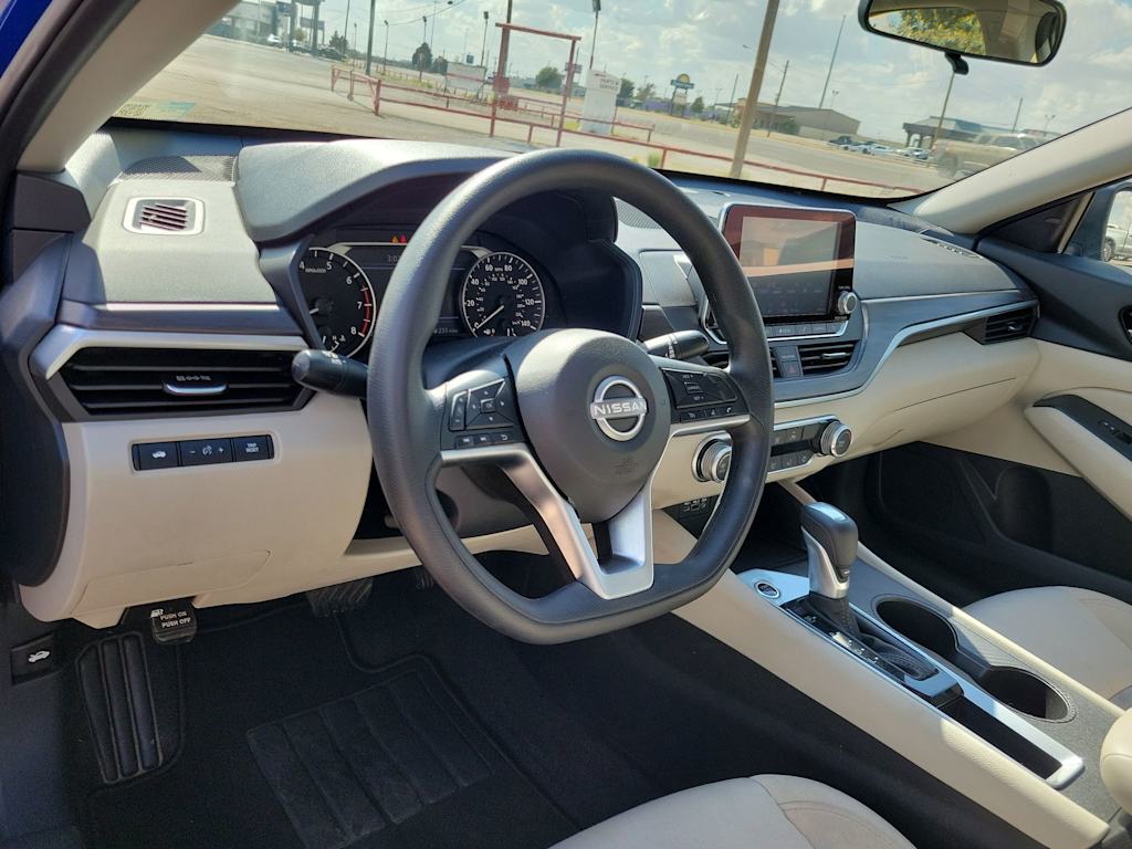 Thumbnail: 2025 Nissan Altima - 2