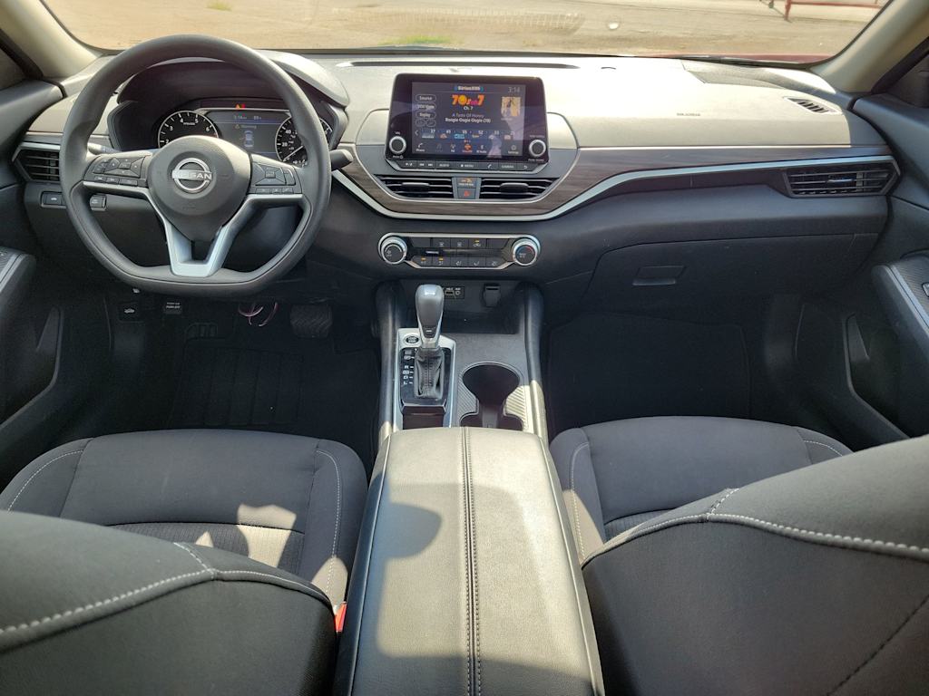 Thumbnail: 2025 Nissan Altima - 9