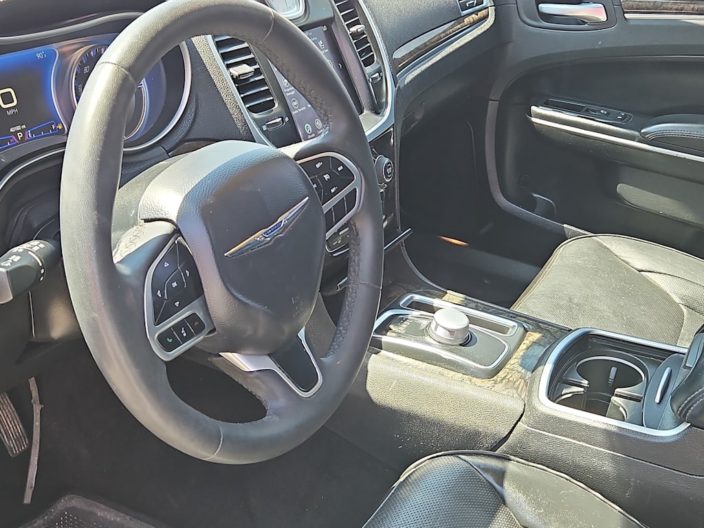 Thumbnail: 2022 Chrysler 300 - 2