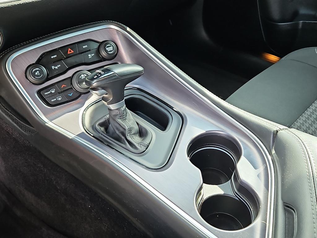 Thumbnail: 2016 Dodge Challenger - 25