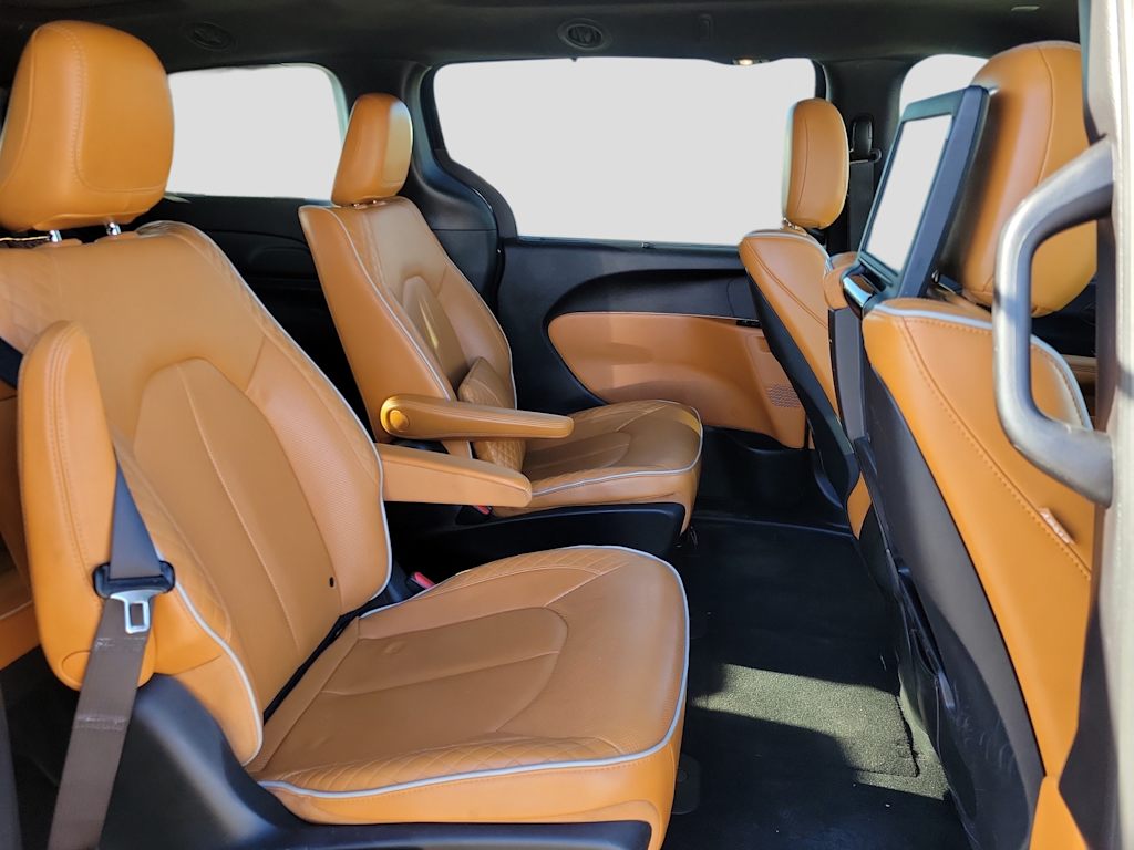 Thumbnail: 2021 Chrysler Pacifica - 17