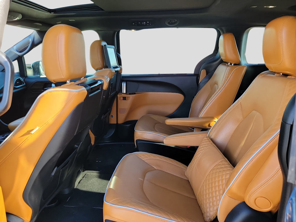 Thumbnail: 2021 Chrysler Pacifica - 12