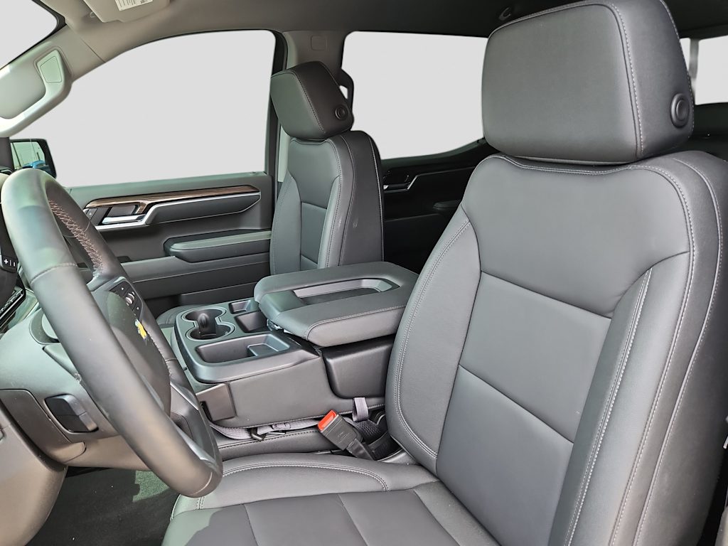 Thumbnail: 2026 Chevrolet Silverado 1500 - 10
