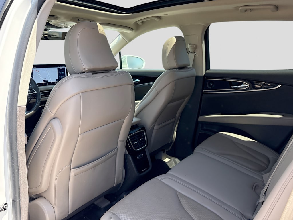 Thumbnail: 2023 Lincoln Nautilus - 8