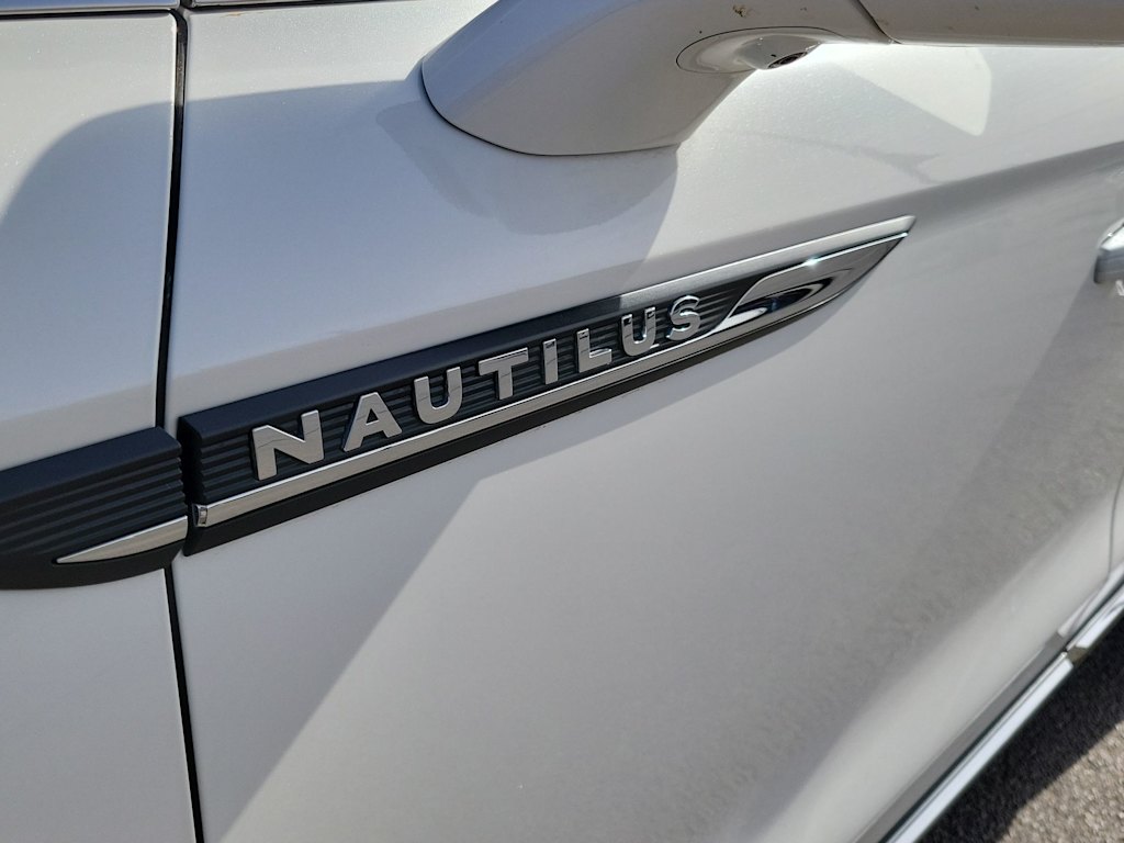 2021 Lincoln Nautilus Reserve 7