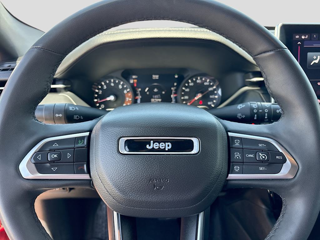 Thumbnail: 2023 Jeep Compass - 17