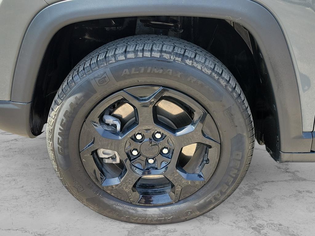 Thumbnail: 2023 Jeep Compass - 8