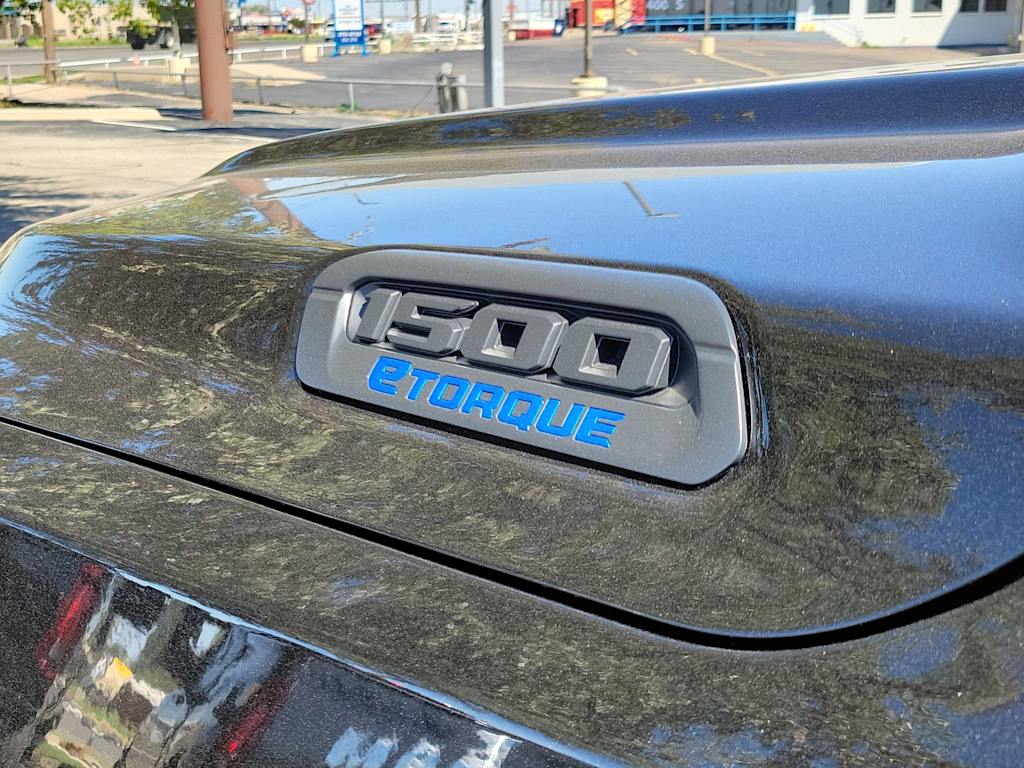 Thumbnail: 2025 RAM 1500 - 15