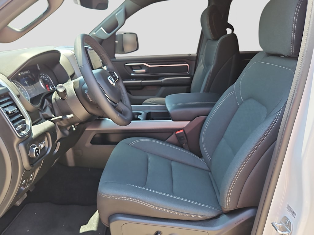Thumbnail: 2025 RAM 1500 - 9
