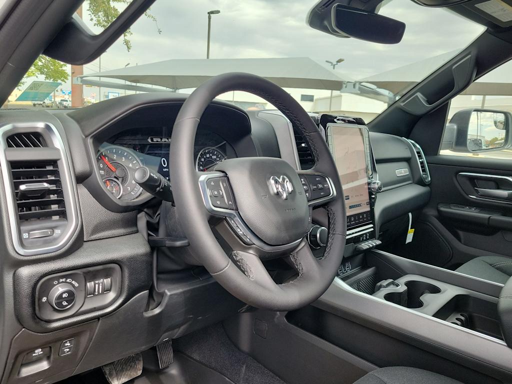 Thumbnail: 2025 RAM 1500 - 2