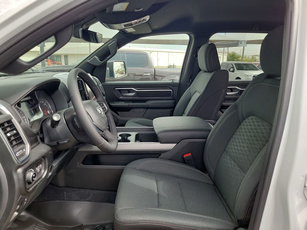 Thumbnail: 2025 RAM 1500 - 10