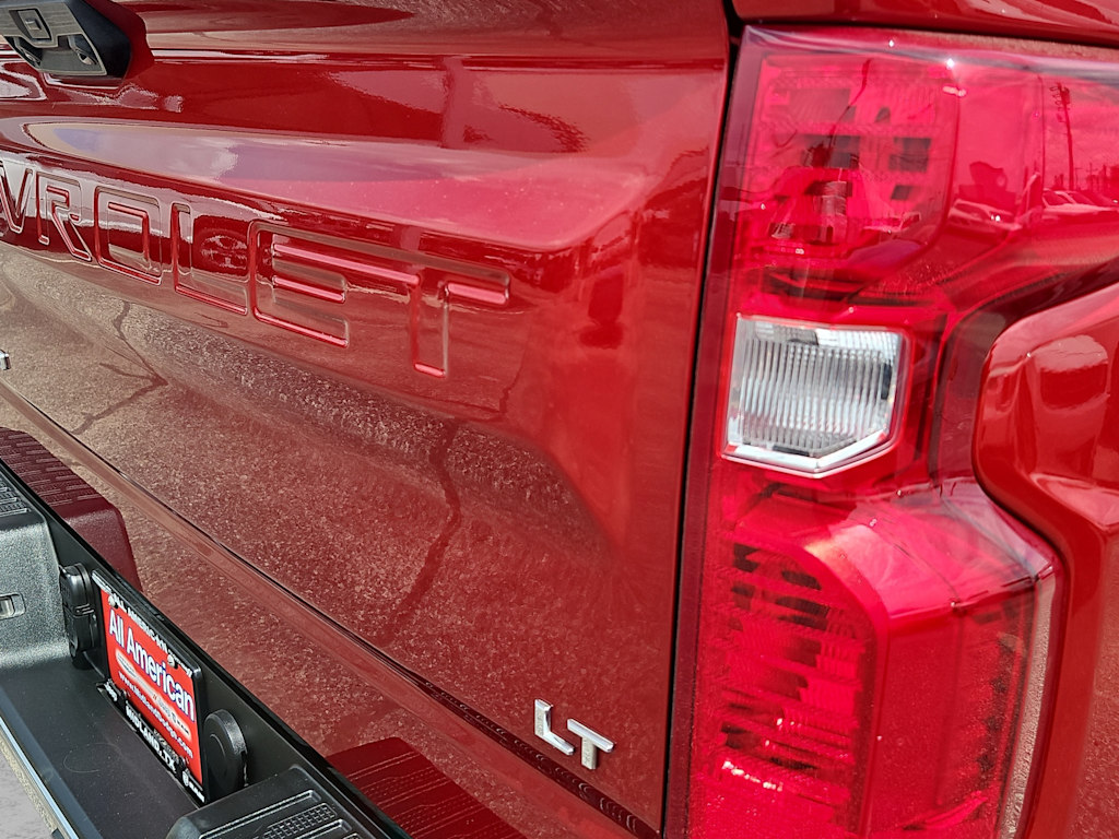 Thumbnail: 2023 Chevrolet Silverado 1500 - 17