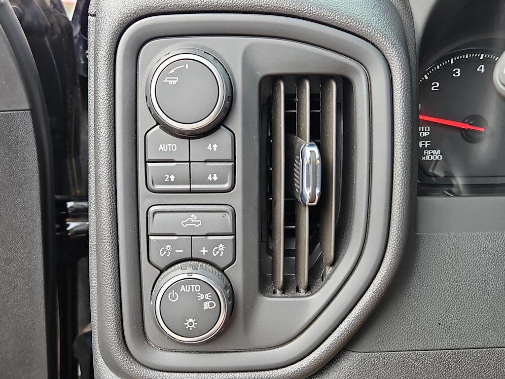 Thumbnail: 2026 Chevrolet Silverado 1500 - 24