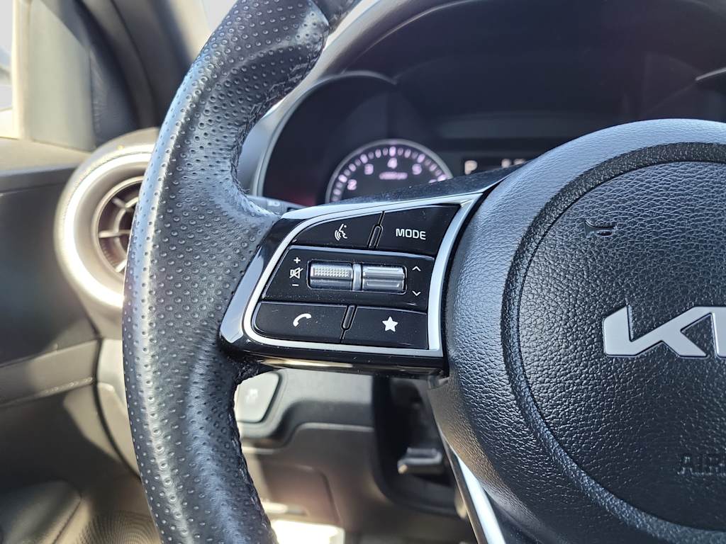 Thumbnail: 2023 Kia Forte - 18