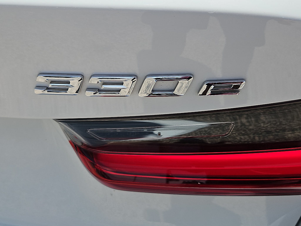 Thumbnail: 2024 BMW 3 Series - 4
