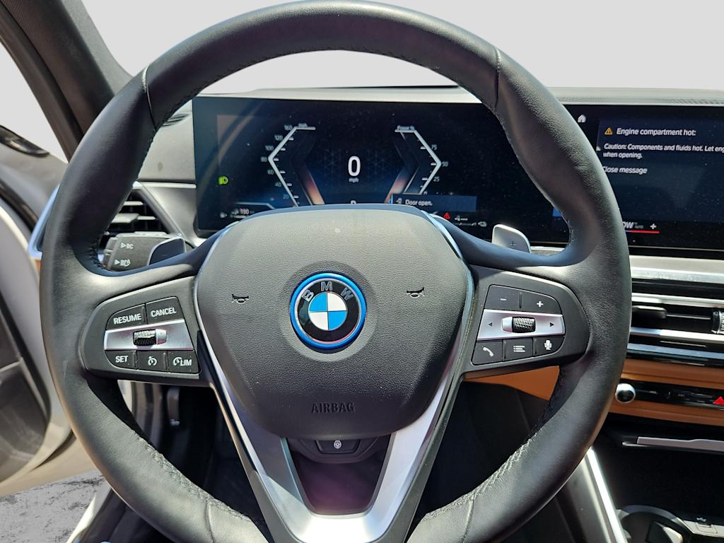 Thumbnail: 2024 BMW 3 Series - 10
