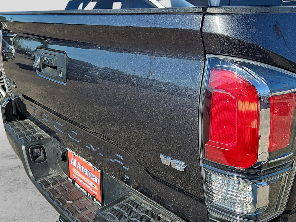 Thumbnail: 2022 Toyota Tacoma - 25