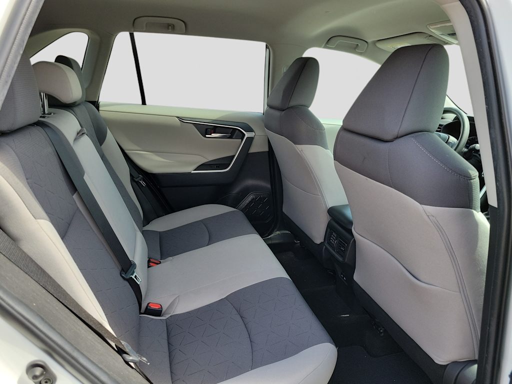 Thumbnail: 2022 Toyota RAV4 - 18