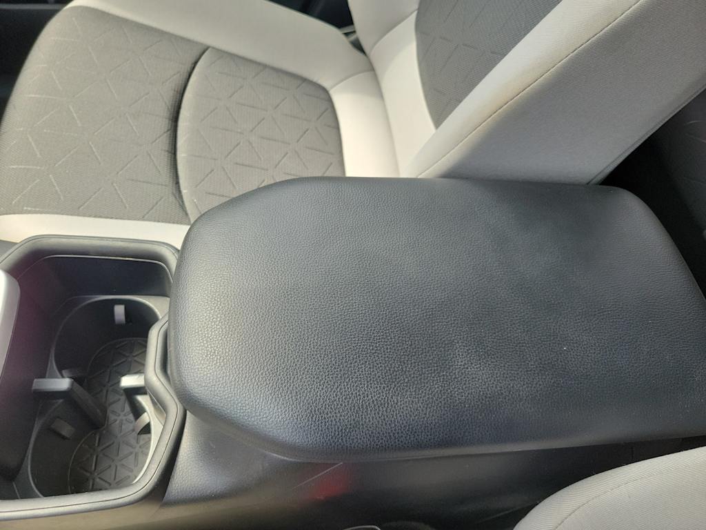 Thumbnail: 2022 Toyota RAV4 - 19