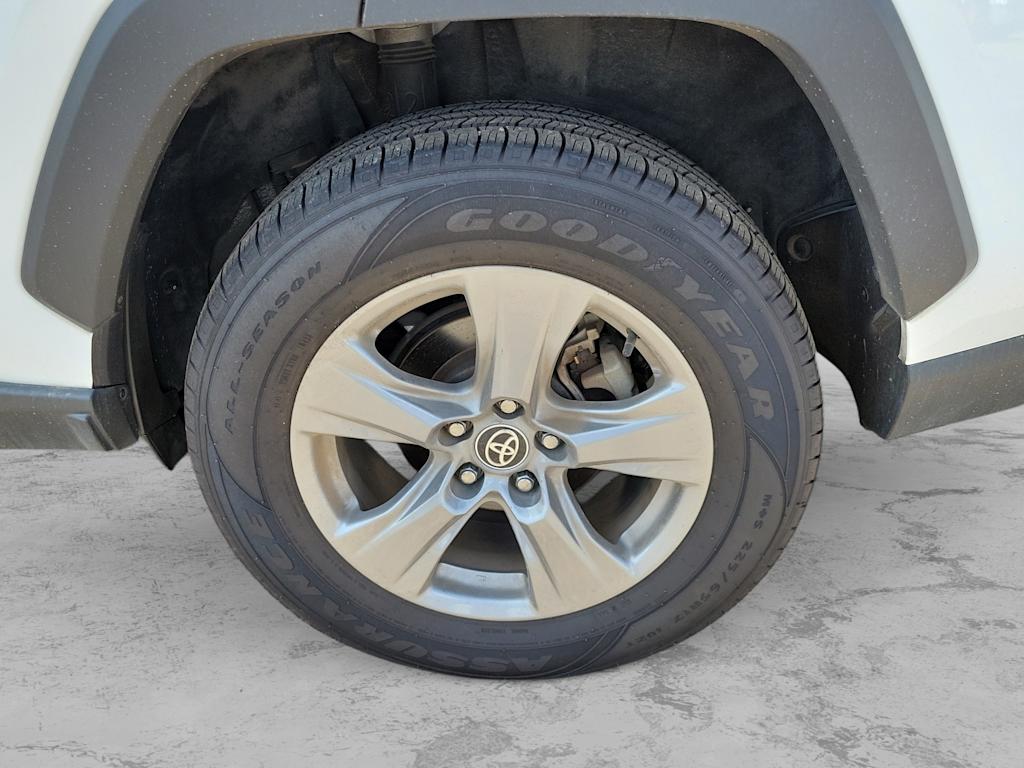 Thumbnail: 2022 Toyota RAV4 - 8