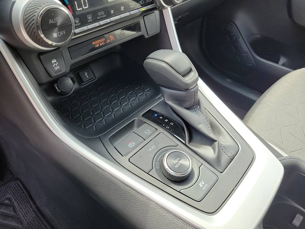 Thumbnail: 2022 Toyota RAV4 - 15