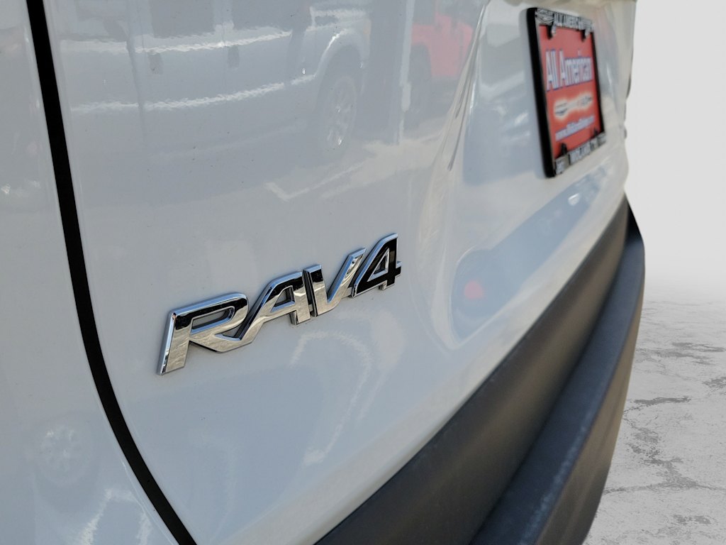 Thumbnail: 2022 Toyota RAV4 - 7