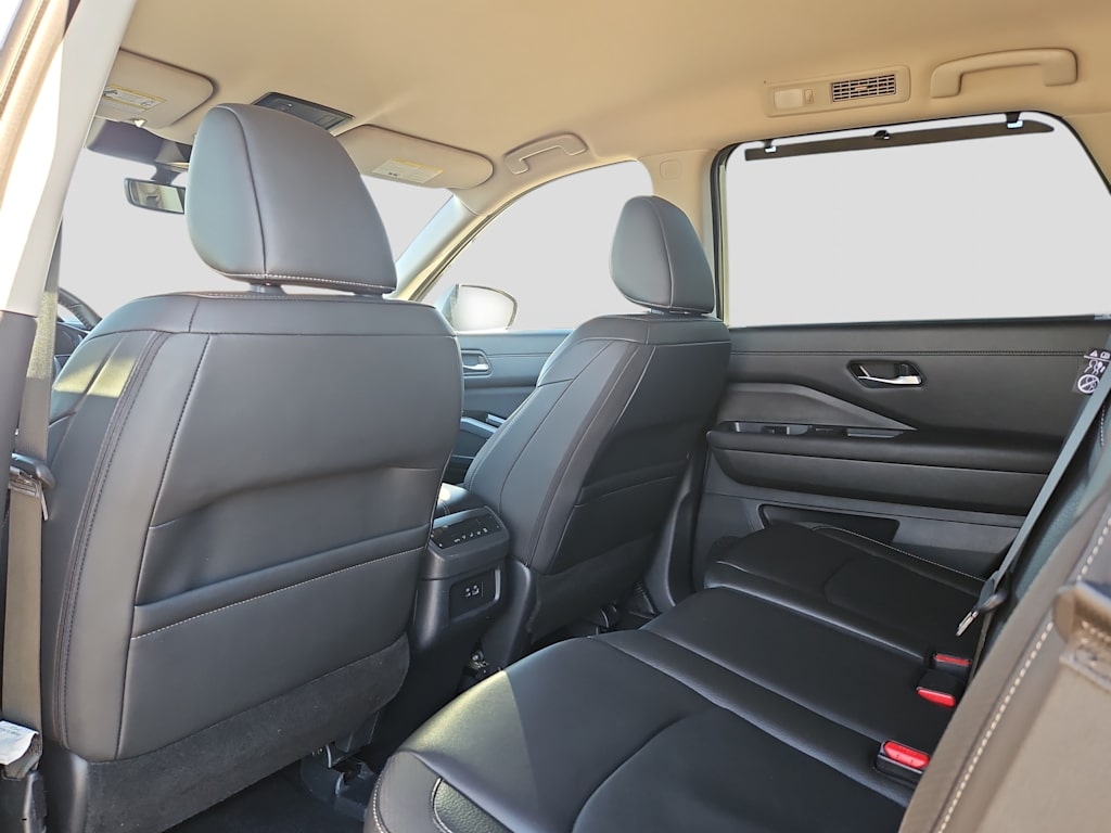 Thumbnail: 2025 Nissan Pathfinder - 11