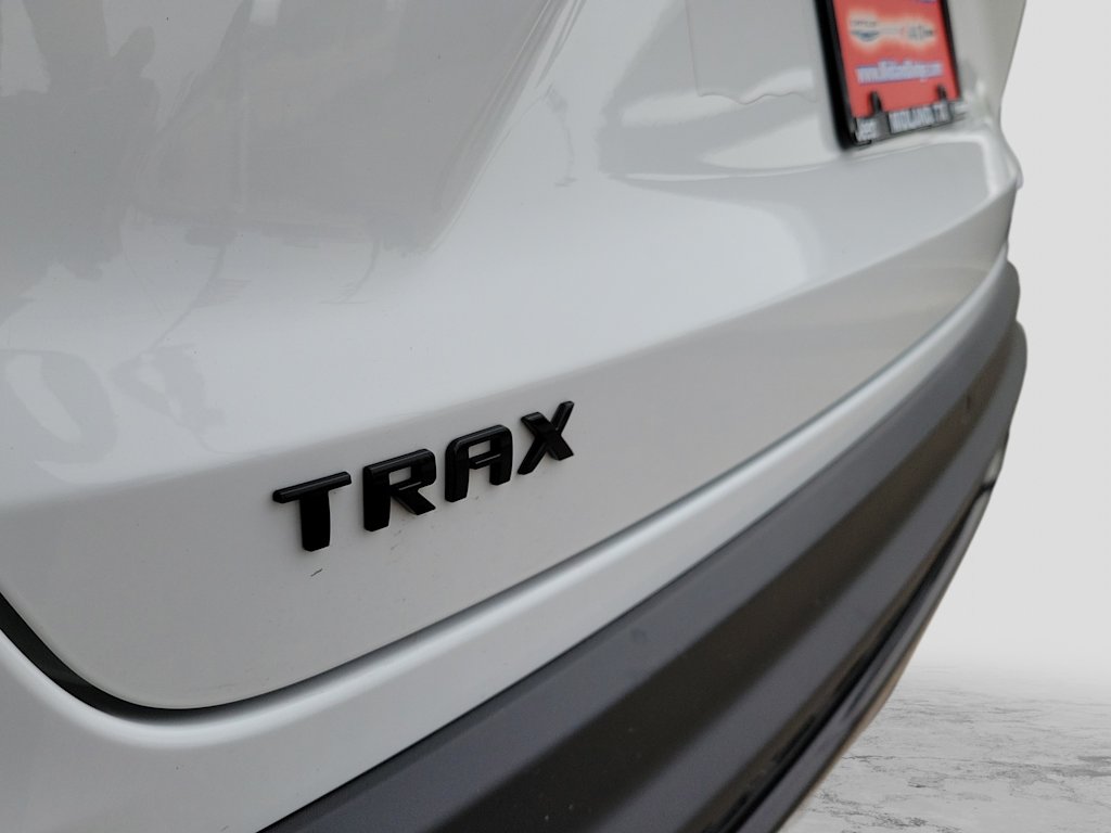 Thumbnail: 2024 Chevrolet Trax - 3