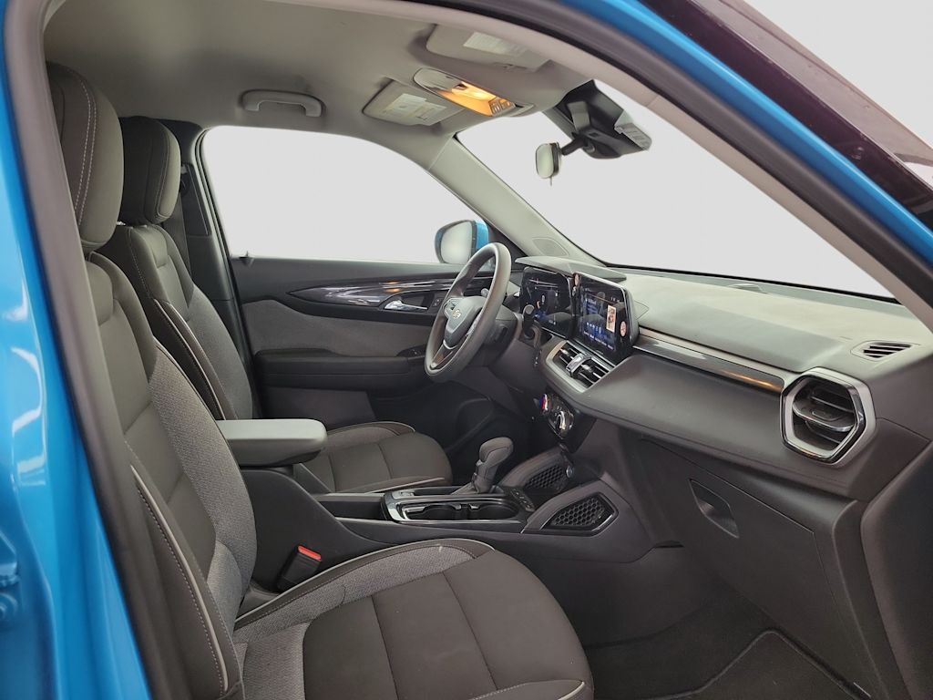 Thumbnail: 2025 Chevrolet TrailBlazer - 11