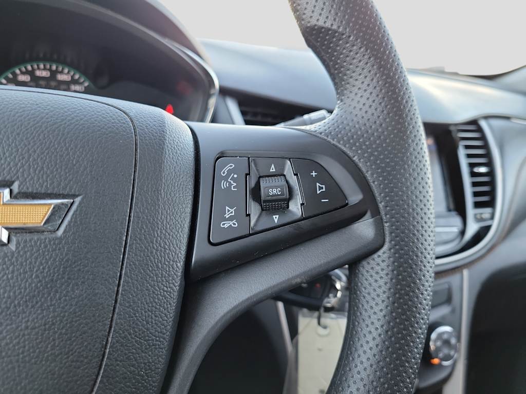 Thumbnail: 2022 Chevrolet Trax - 21