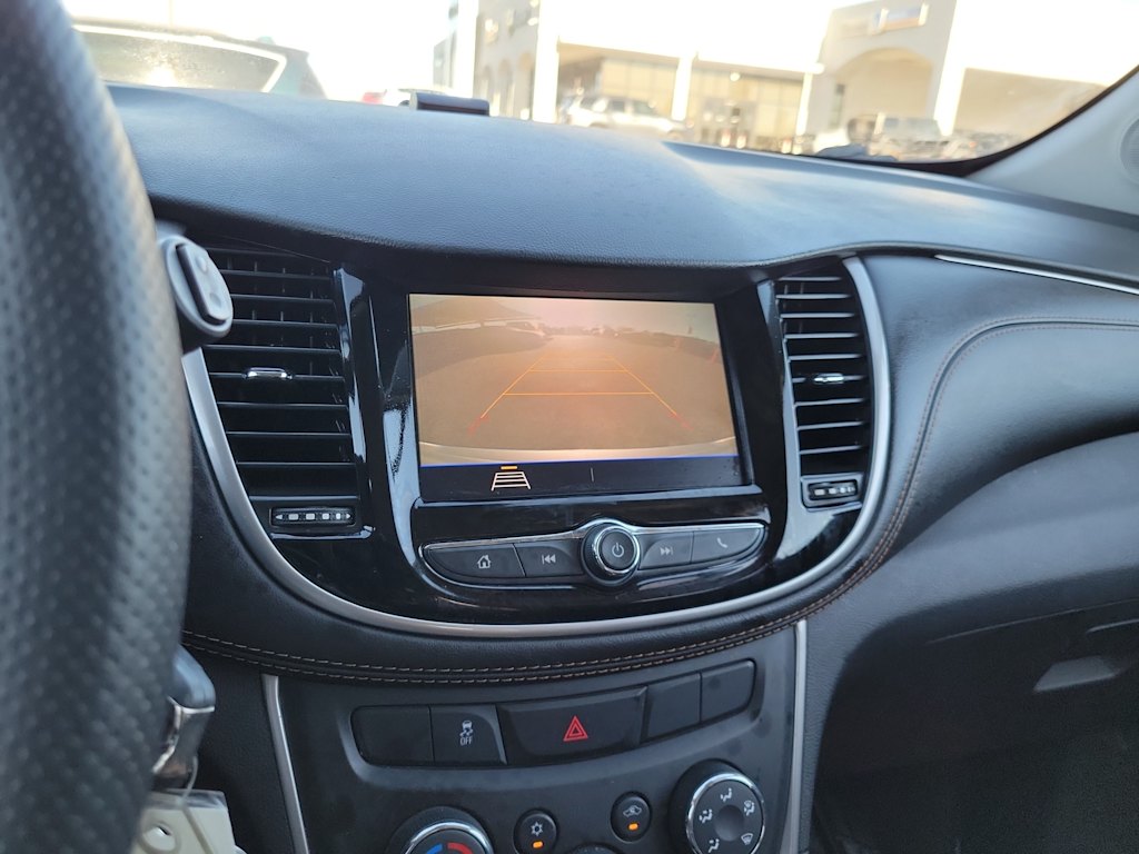 Thumbnail: 2022 Chevrolet Trax - 15